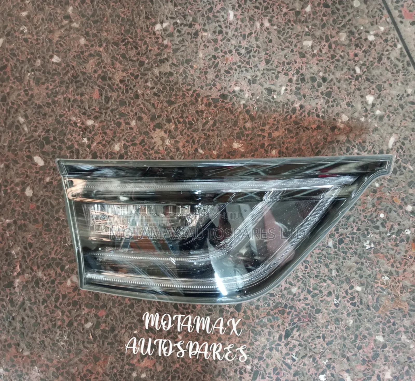 Toyota Harrier New Shape Boot Light