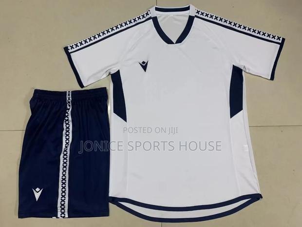 School/Clubs Football Uniforms - thumbnail 3