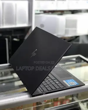 Laptop HP Envy 15 8GB AMD Ryzen 5 HDD 500GB