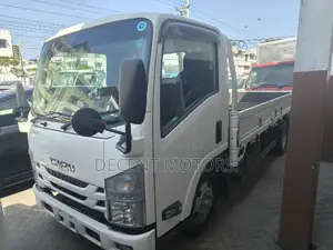 Isuzu ELF Truck 2018 White
