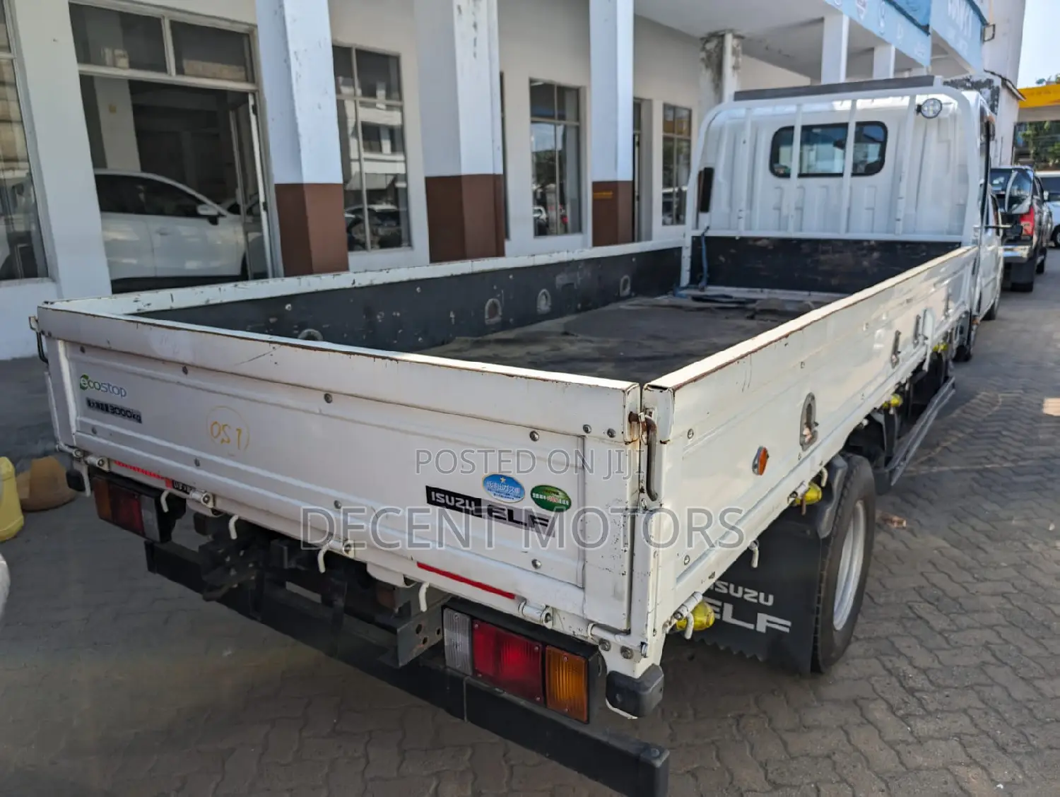 Isuzu ELF Truck 2018 White