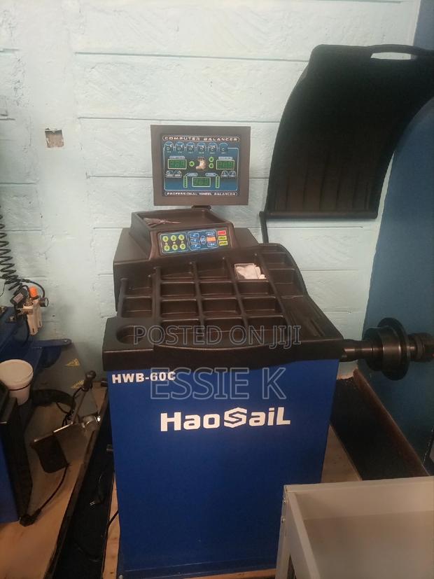 Car Wheel Balancer Machine - main view