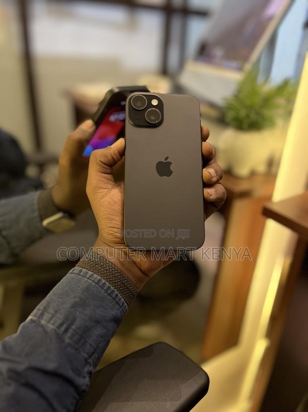 Apple iPhone 15 128 GB Black - main view