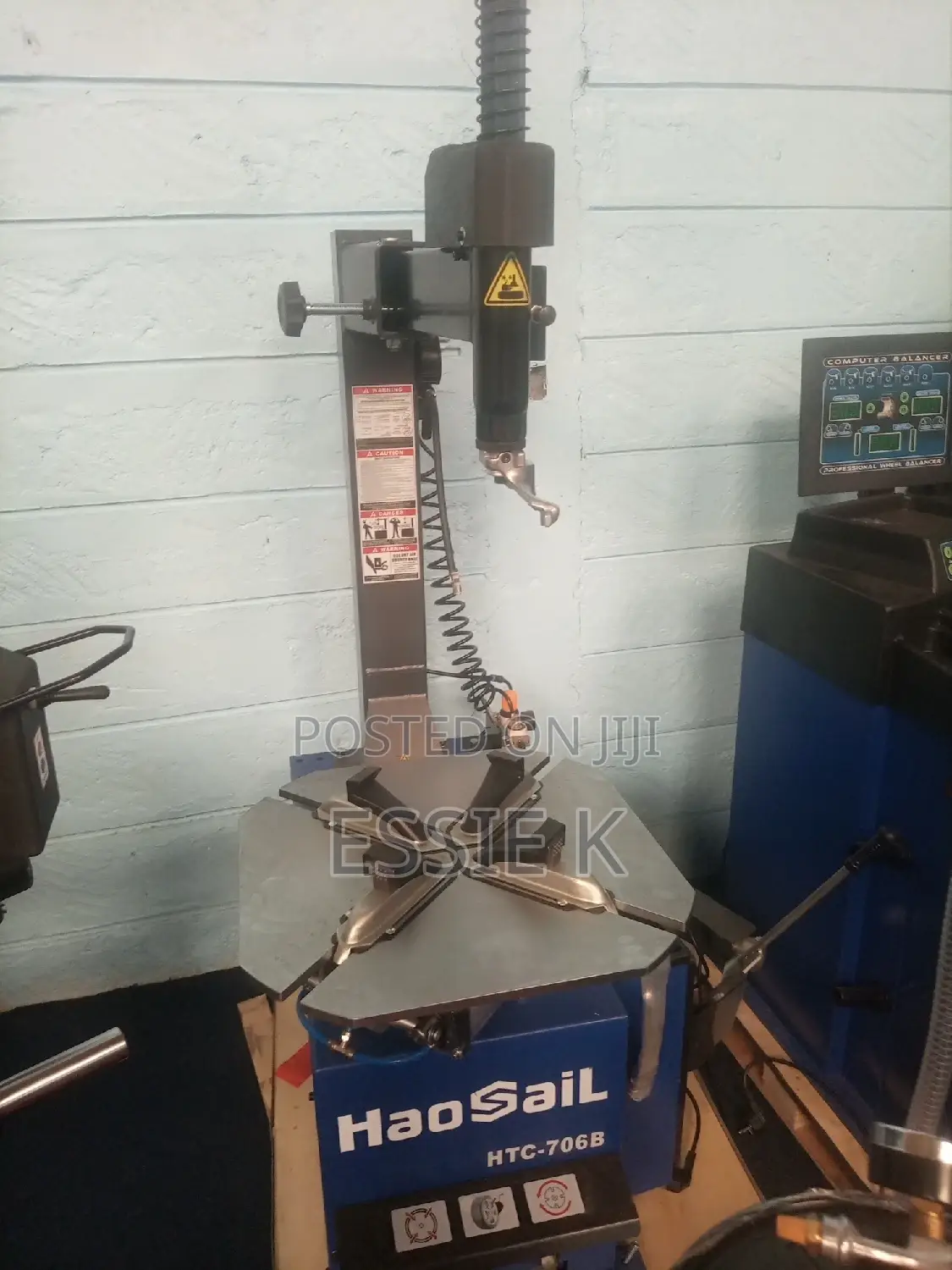 Electric Car Tyre Changing Machine