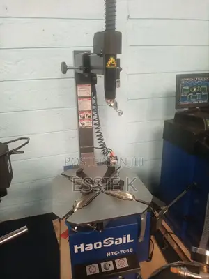 Electric Car Tyre Changing Machine
