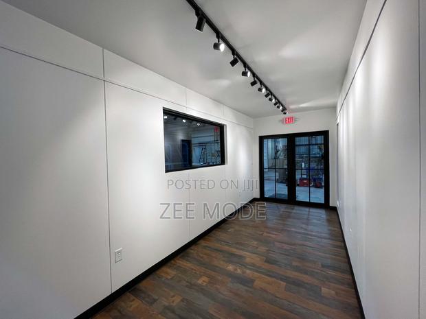 40' Shipping Container Open Showroom - thumbnail 3