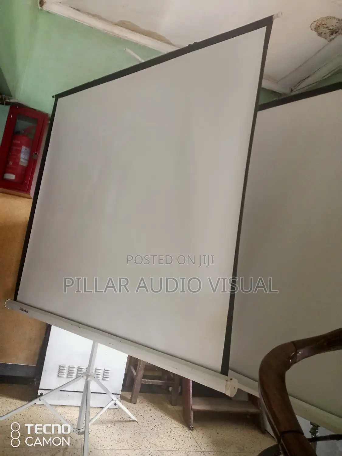 Hire Big or Small Projection Screen Its Projector