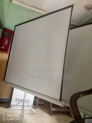 Hire Big or Small Projection Screen Its Projector