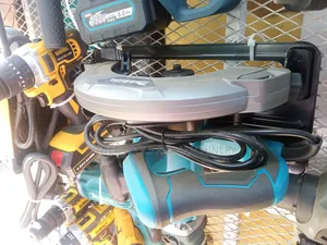 9" Makita Circularsaw