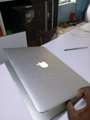 Laptop Apple MacBook Air 4GB Intel Core I5 HDD+SSD 160GB