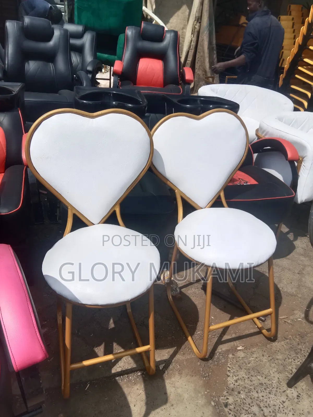 Maniure Chairs