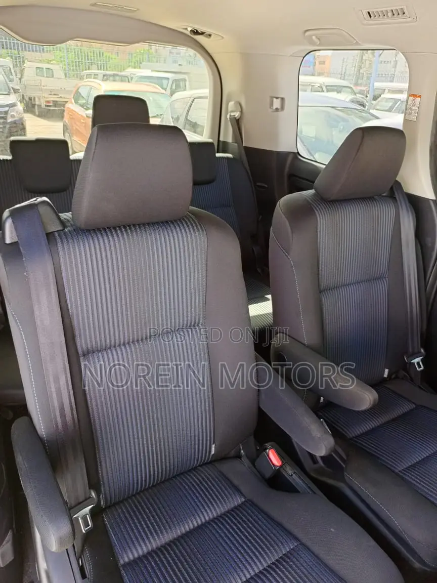Toyota Voxy 2017 Black