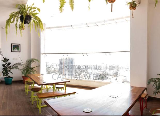 Well Appointed Classy Office - thumbnail 4