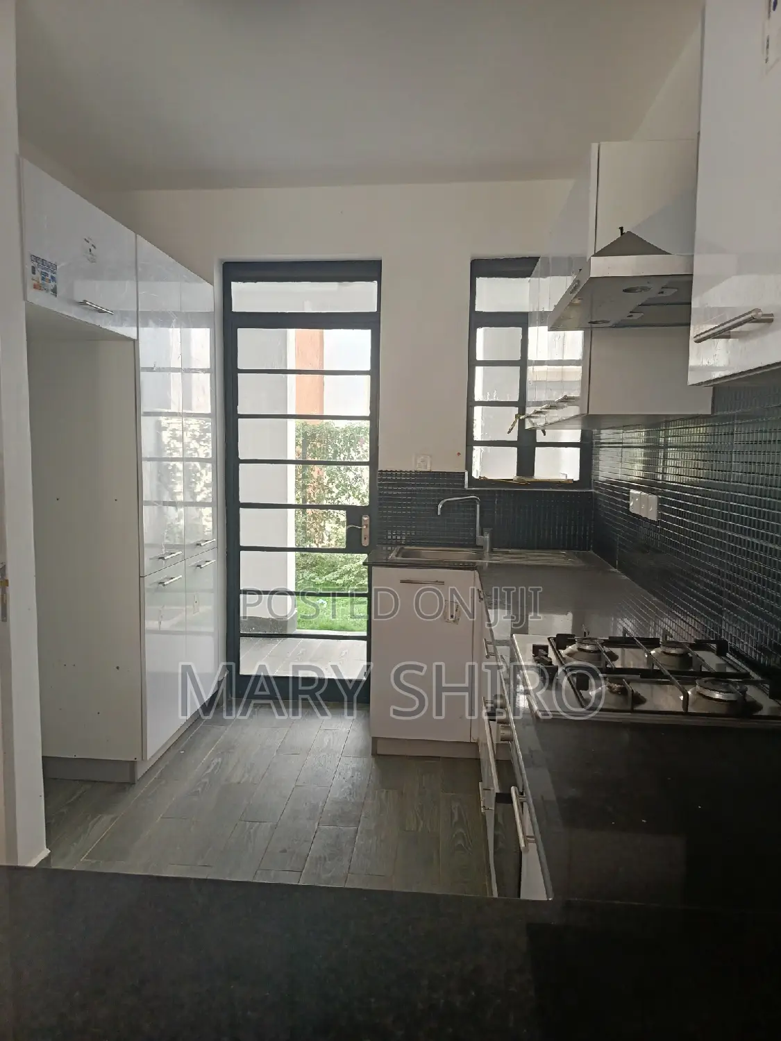 5bdrm Maisonette in South C for rent