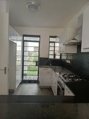 5bdrm Maisonette in South C for rent