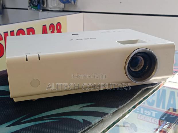 Sony VPL-Ex 276 Projector - main view