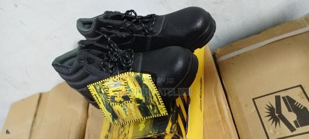 Caterpillar Quality All Sizes Safety Boots - main view