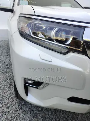 Toyota Land Cruiser Prado 2017 White