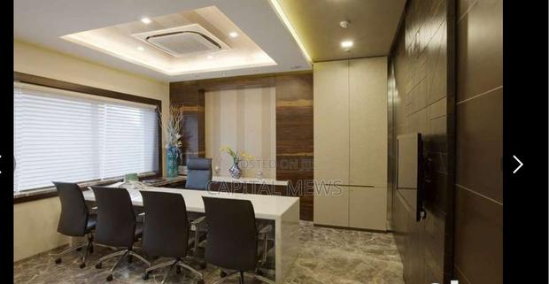 Large Office With Cubicles And Partitions - thumbnail 4