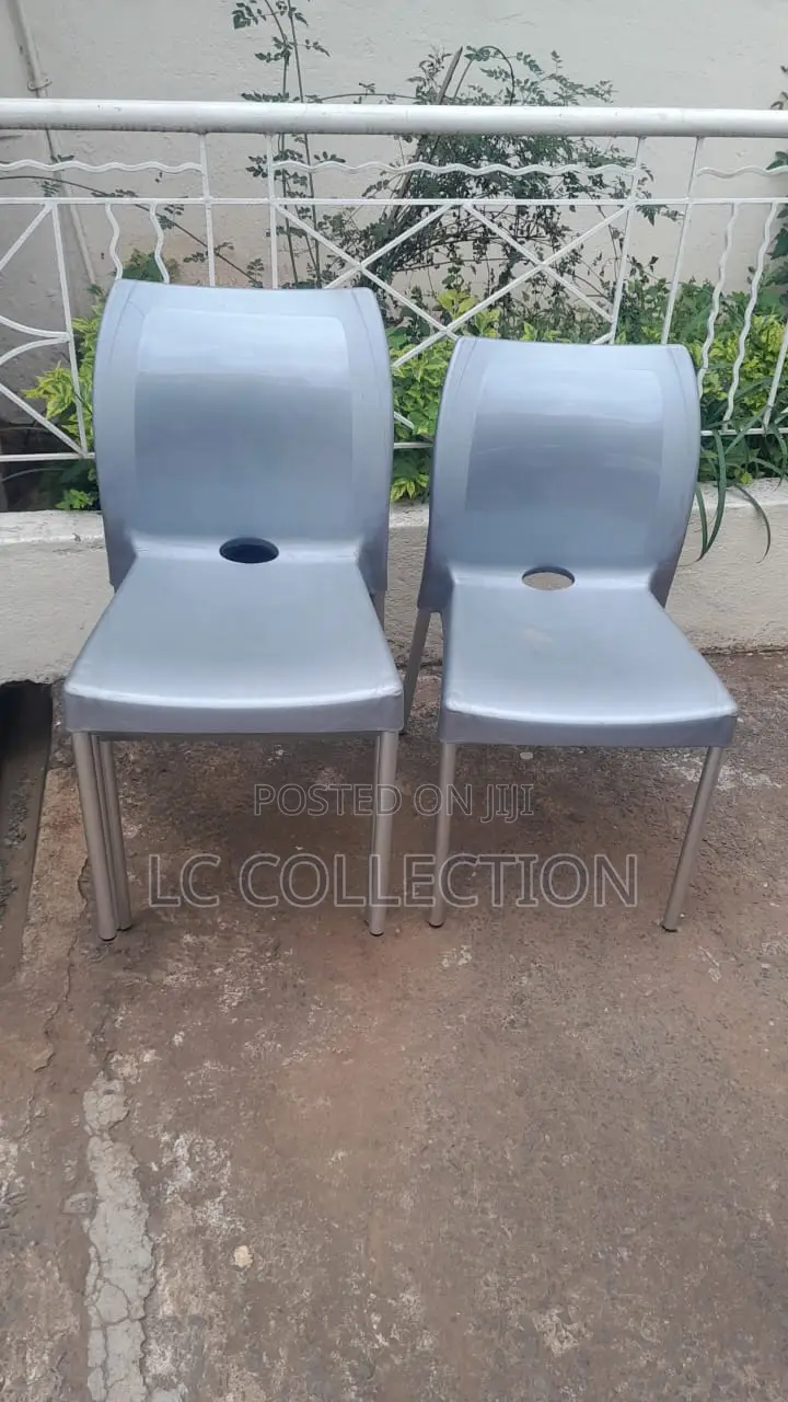 Plastic Chair With Metallic Tubing Legs