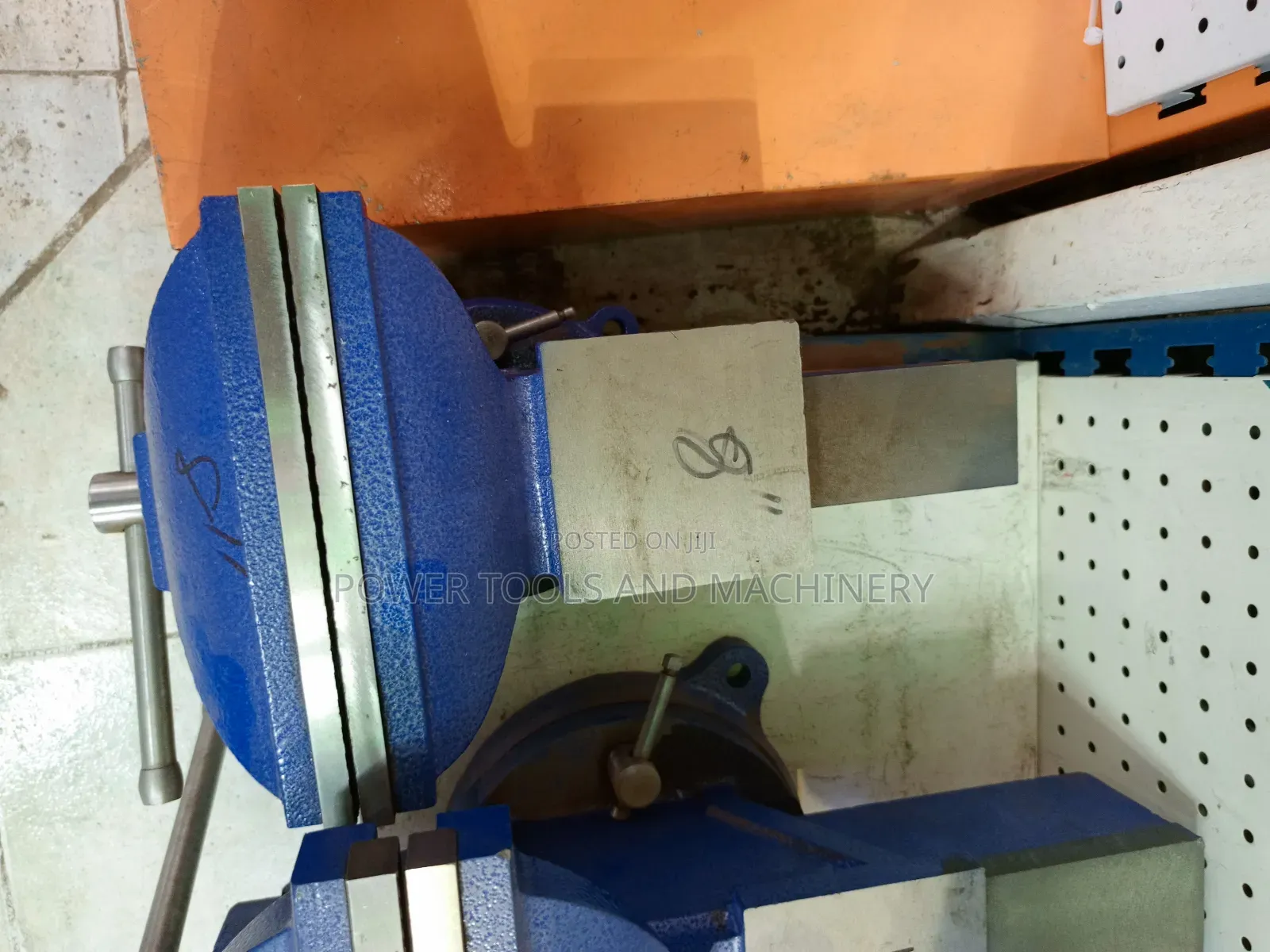 Heavy Duty Bench Vice 8"