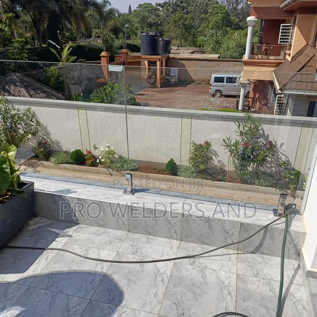 Spigot Glass Railing - thumbnail 2