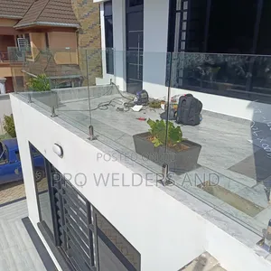 Spiggot Glass Balustrade