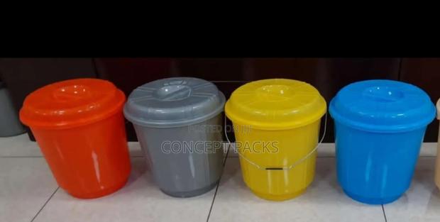 20 Litres Plastic Laundry Buckets With Metalic Handles.