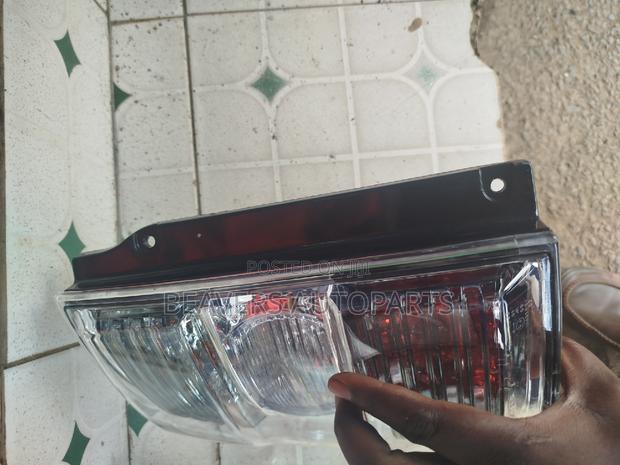Mitsubishi Pajero Taillights - thumbnail 3