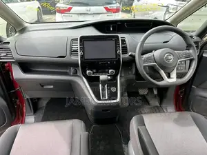 Nissan Serena 2017 Red