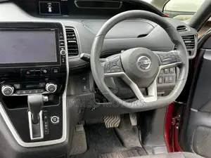 Nissan Serena 2017 Red