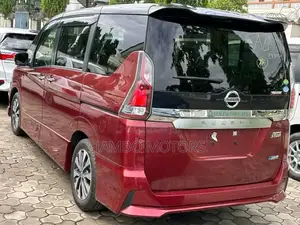Nissan Serena 2017 Red