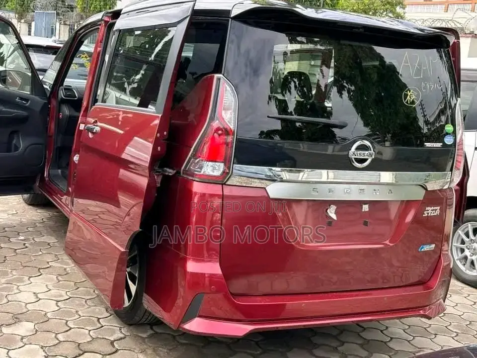Nissan Serena 2017 Red