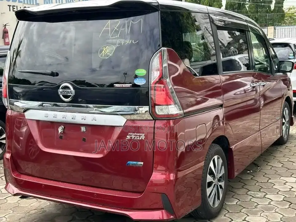 Nissan Serena 2017 Red
