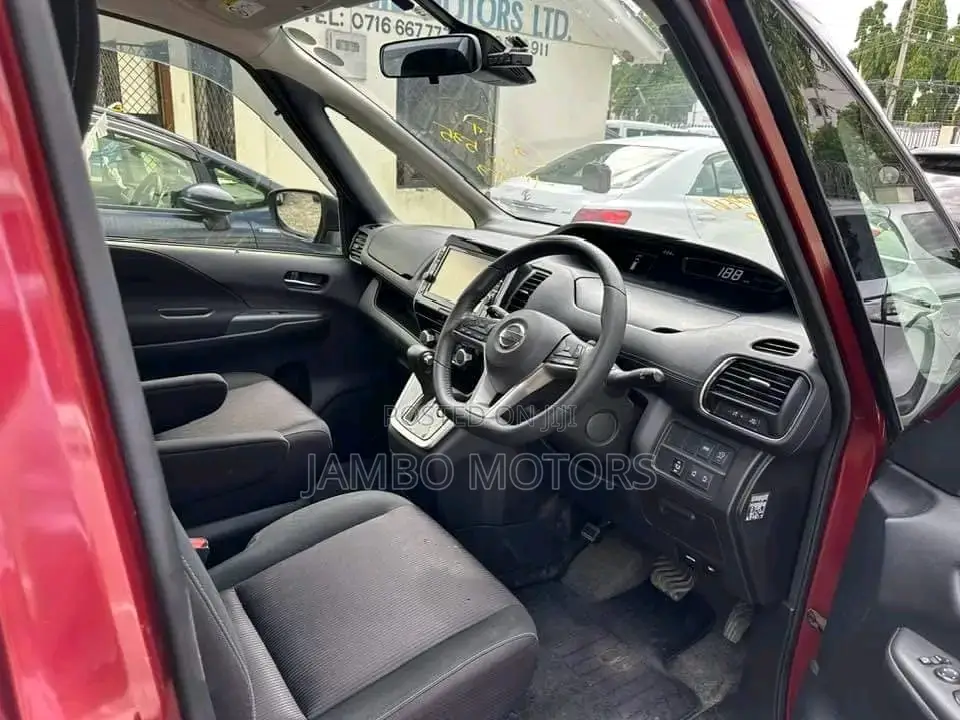 Nissan Serena 2017 Red