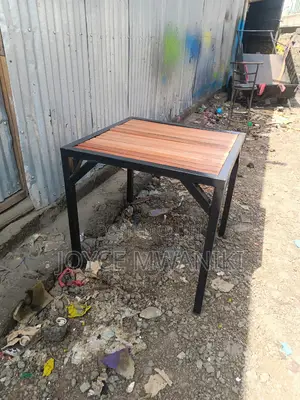 Wooden Restaurant Tables 