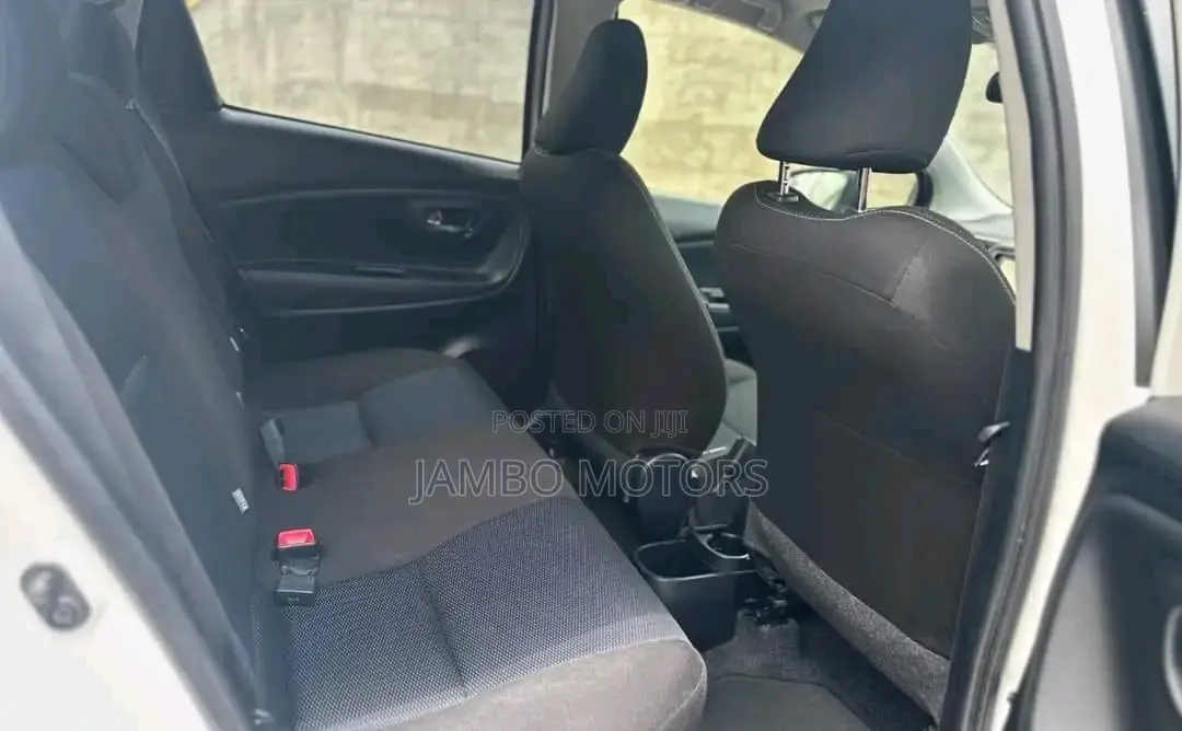 Toyota Vitz 1.0 FWD 5dr 2017 White