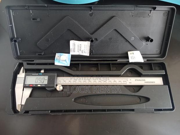 200mm Electronic Digital Caliper With Stainless Steel Vanier - main view