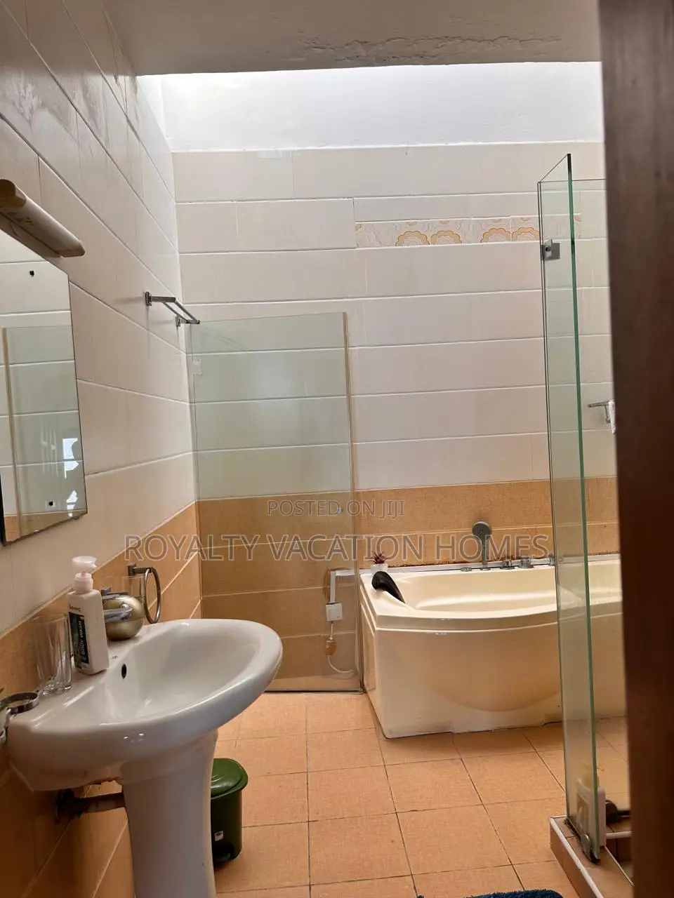 2 Br Beachfront Furnished Apartment in Mombasa