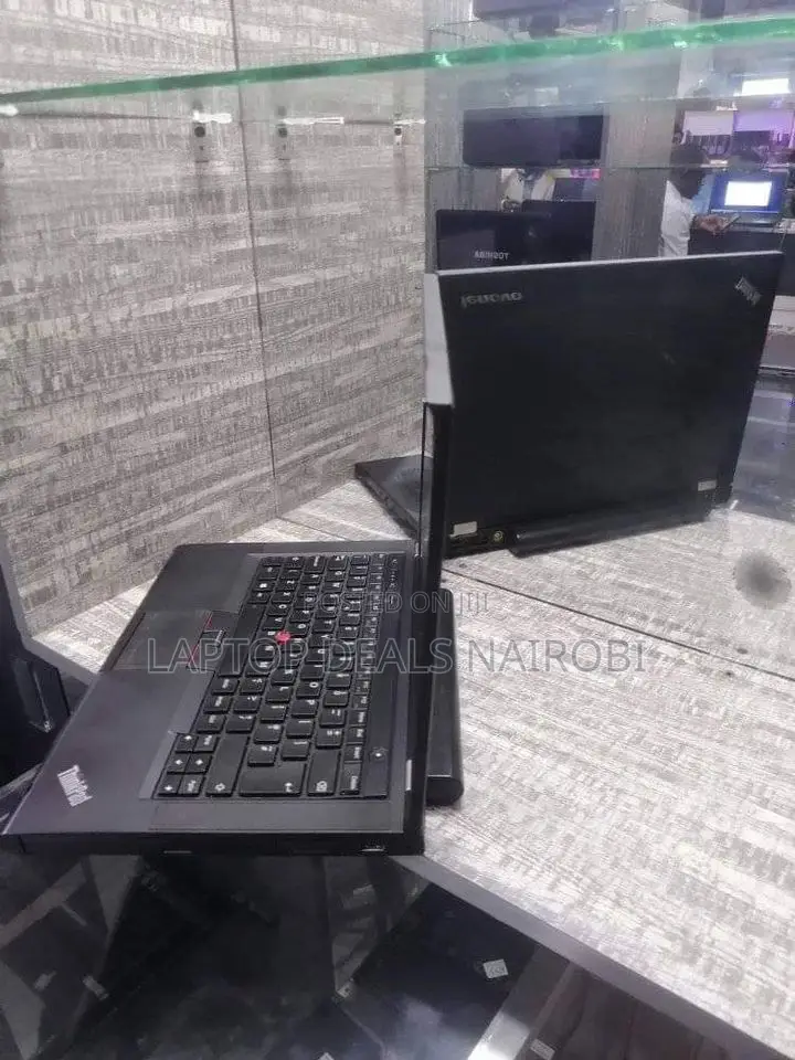 Laptop Lenovo ThinkPad X220 4GB Intel Core I5 HDD+SSD 500GB
