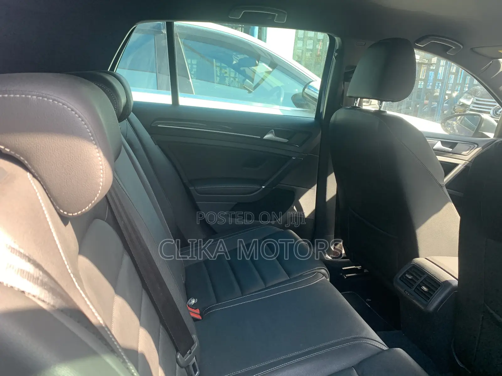 Volkswagen Golf R 4-Door 2017 Blue