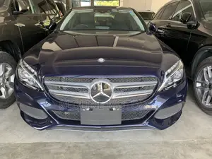 2016 Mercedes-Benz C200 Blue: Luxury Compact Sedan