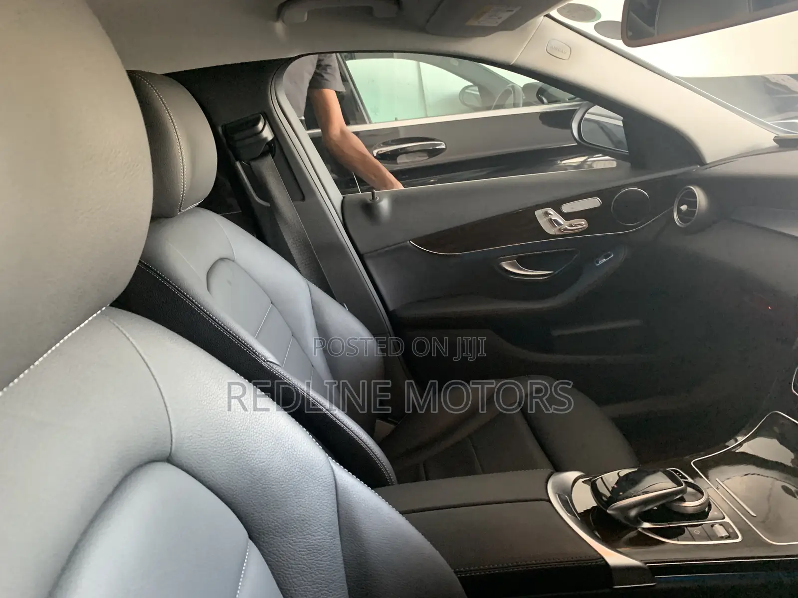 Mercedes-Benz C200 2016 Blue