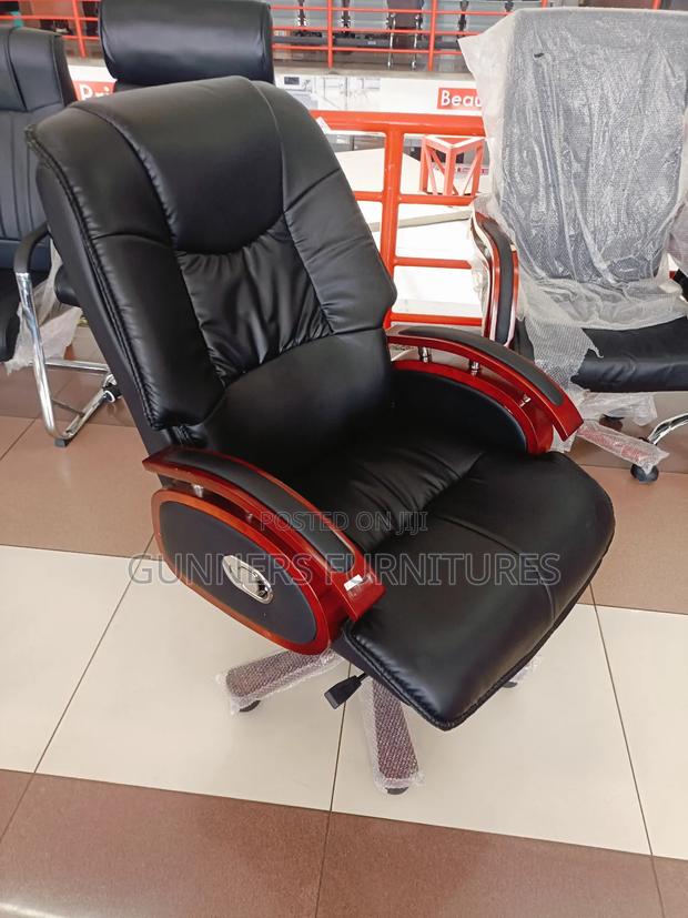 Executive Office Chair Executive Office Chair. - thumbnail 2