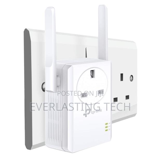 TL-WA860RE 300mbps Wi-Fi Range Extender With AC Passthough