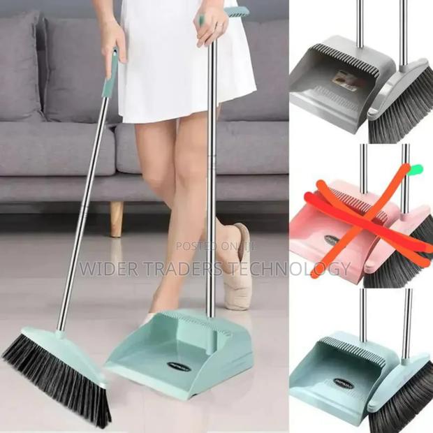 *Broom and Scoop Folding Dustpan Set