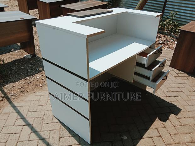 Reception Desk - thumbnail 2