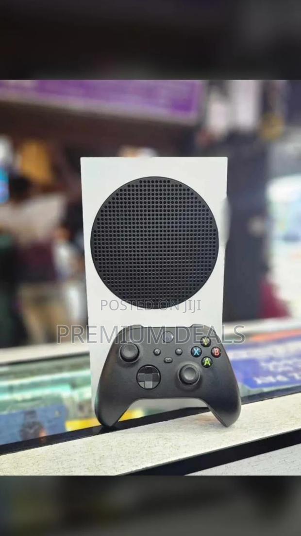 Xbox Series S Ex  Available.
