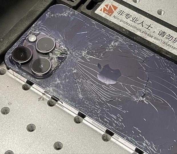 iPhone 14 Pro Max Back Glass Replacement - thumbnail 3