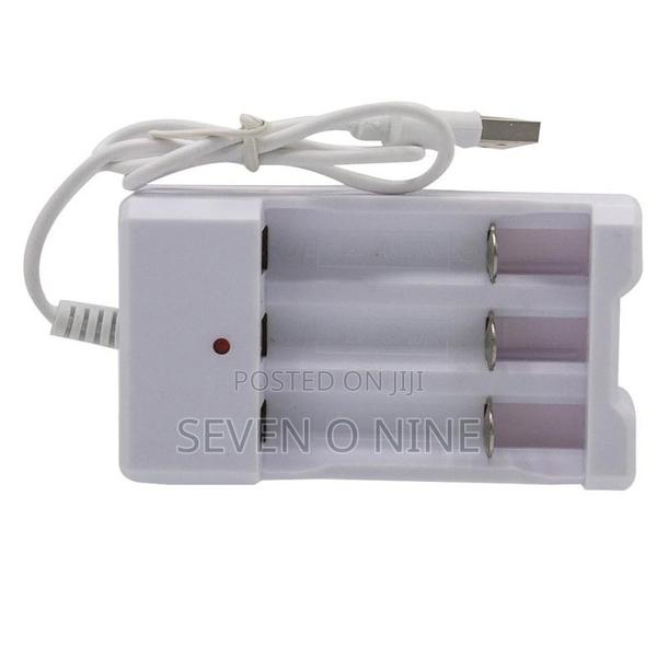 3 Slot AA AAA Rechargeable Battery Char - thumbnail 2